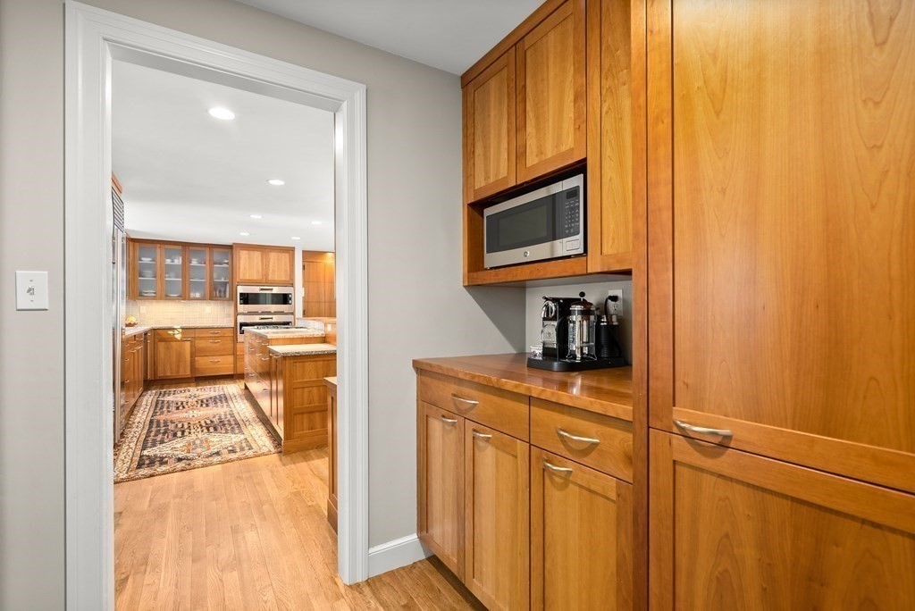 109 Deer Path Lane Weston, MA 02493 - Photo 17 of 41