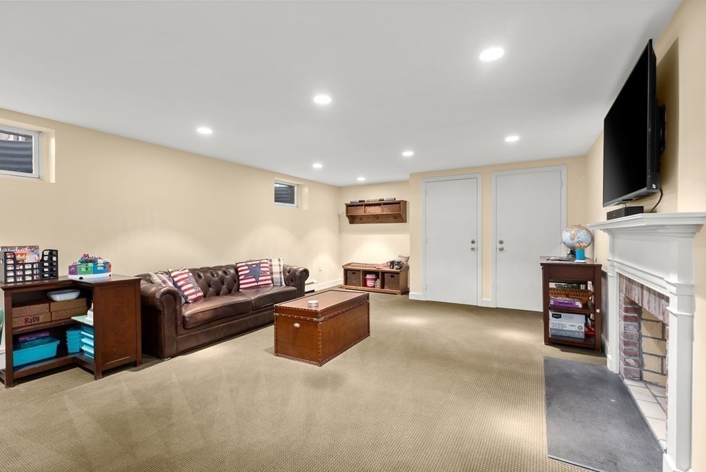 109 Deer Path Lane Weston, MA 02493 - Photo 33 of 41