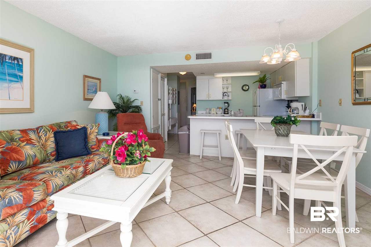 645 Plantation Road, Unit 6406 Gulf Shores, AL 36542 - Photo 5 of 28 Living Dining Kitchen