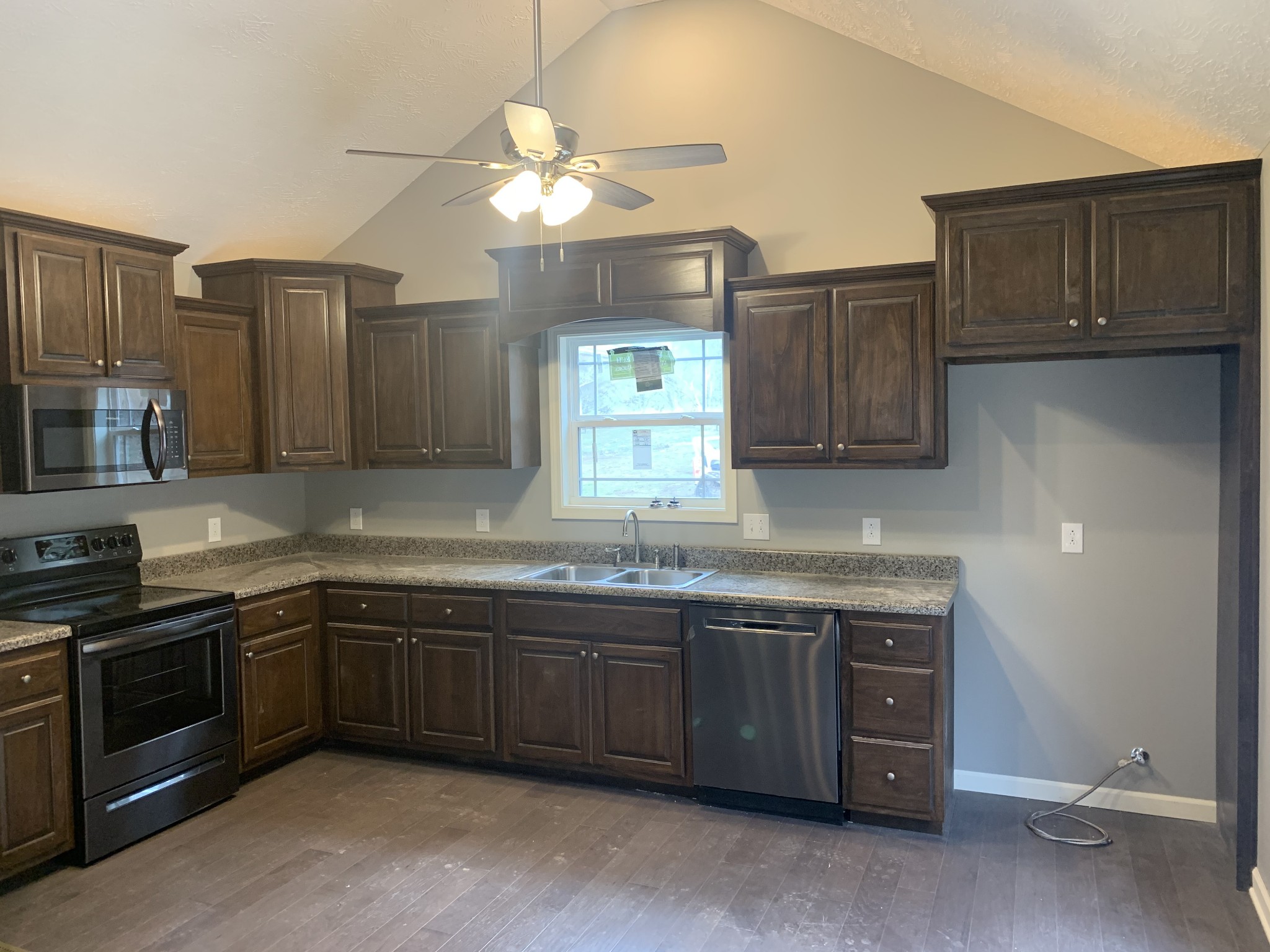 2937 Hartsville Road Lafayette, TN 37083 - Photo 4 of 10 Gallery Image 4