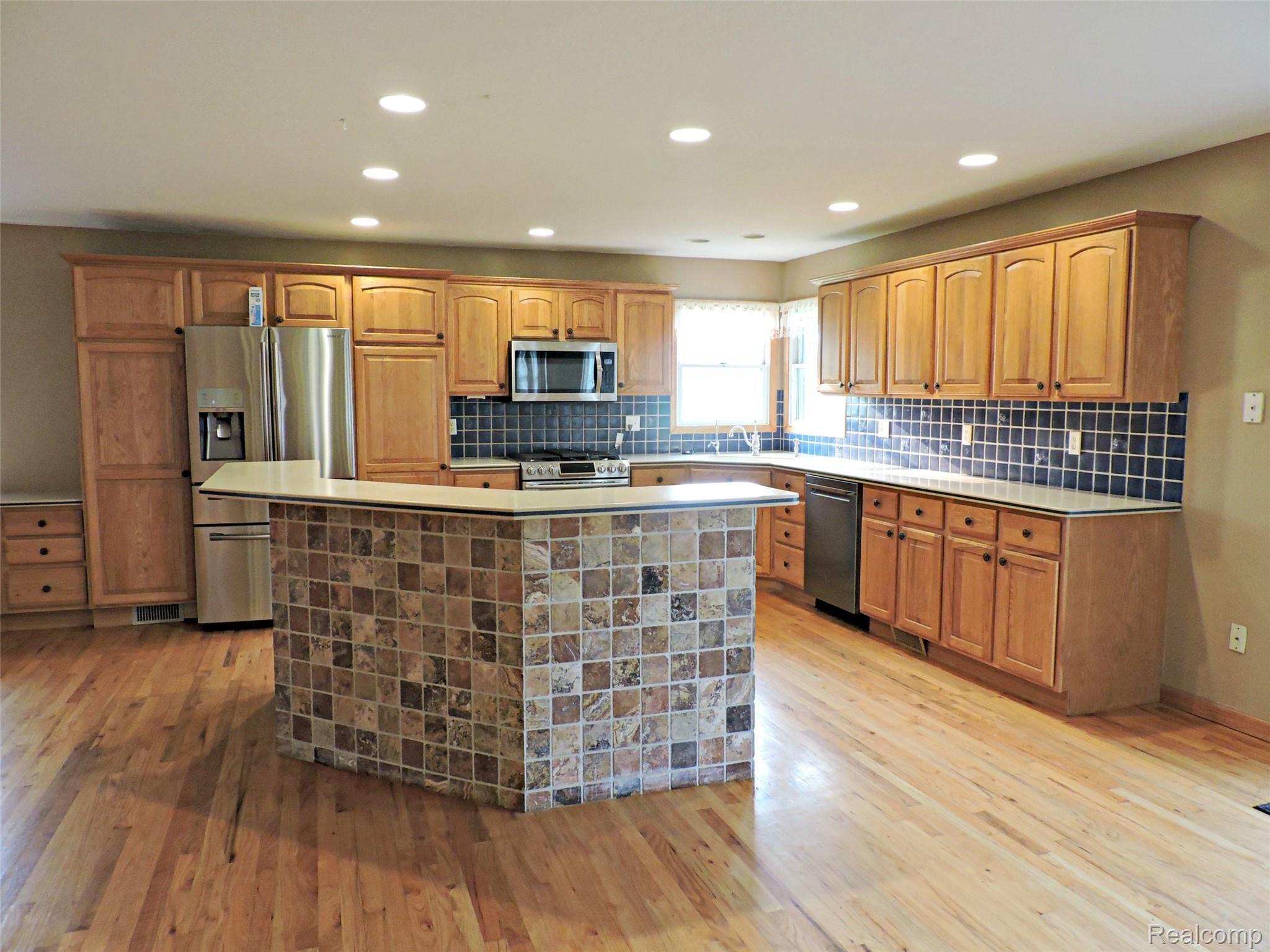 11342 East Carpenter Road Davison, MI 48423 - Photo 13 of 57 12.JPG