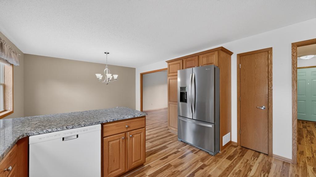 5806 48 Avenue Northwest Rochester, MN 55901 - Photo 16 of 48