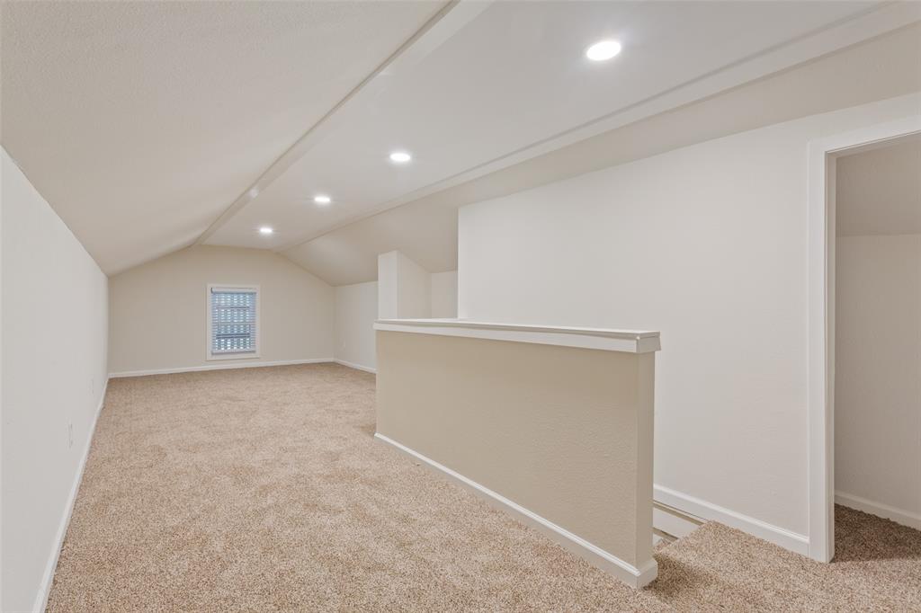 1624 North 17th Street Waco, TX 76707 - Photo 26 of 34 an empty room with windows