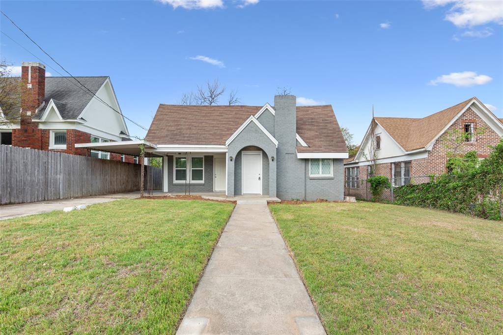 1624 North 17th Street Waco, TX 76707 - Photo 3 of 34 a front view of a house with yard