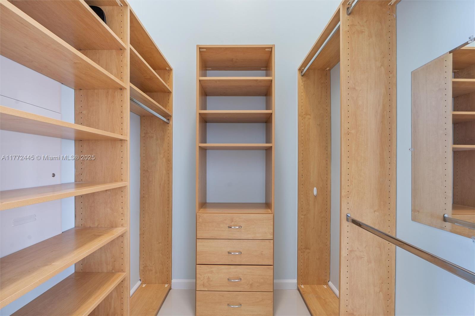 495 Brickell Avenue, Unit 2203 Miami, FL 33131 - Photo 12 of 23