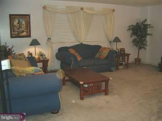 420 Rennard Street Philadelphia, PA 19116 - Photo 3 of 5 Gallery Image 3