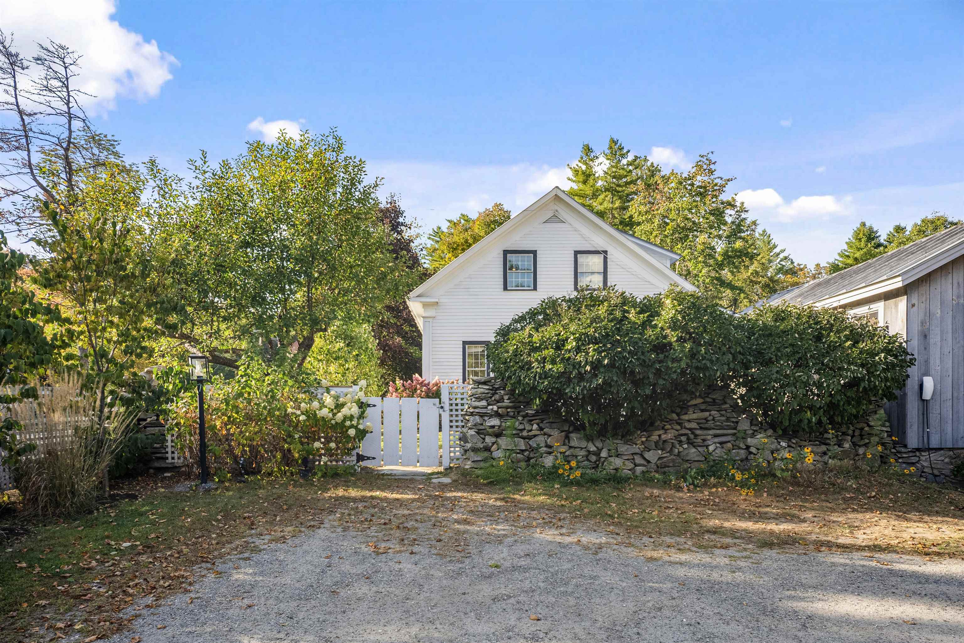3715 Highway 11 Londonderry, VT 05148 - Photo 2 of 39