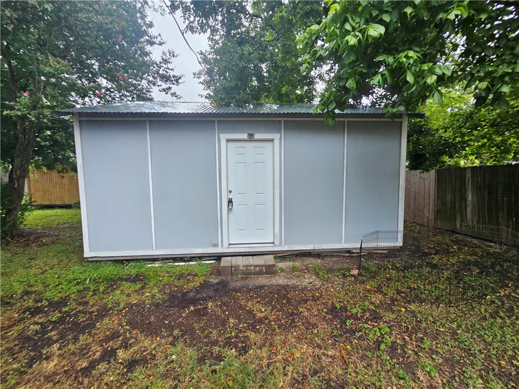 423 East Navasota Street Groesbeck, TX 76642 - Photo 13 of 16