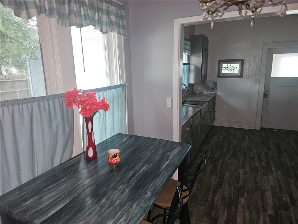 423 East Navasota Street Groesbeck, TX 76642 - Photo 7 of 16