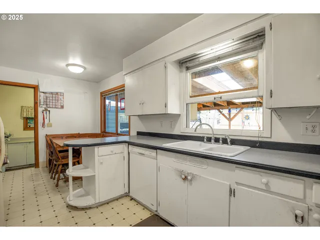 $549,000 | 5000 Southwest 149th Avenue, Beaverton, OR 97007