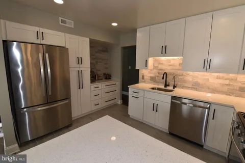 $2,800 | 1666 Parkcrest Circle, Unit 100, Reston, VA 20190