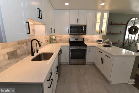 $2,800 | 1666 Parkcrest Circle, Unit 100, Reston, VA 20190