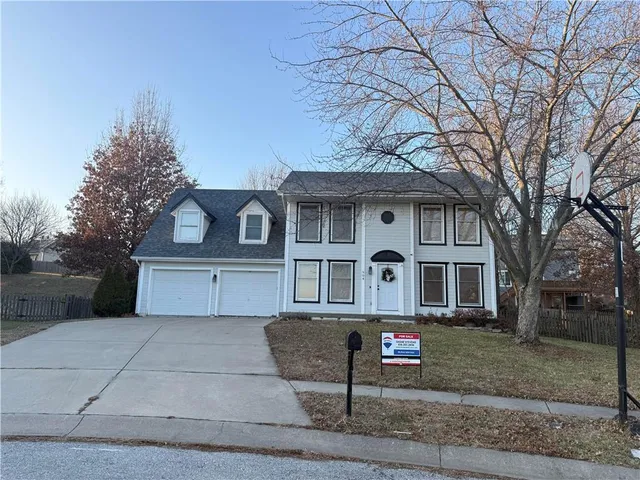 $375,000 | 904 Paw Paw Lane, Liberty, MO 64068