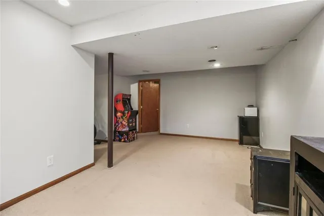 $375,000 | 904 Paw Paw Lane, Liberty, MO 64068