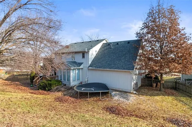 $375,000 | 904 Paw Paw Lane, Liberty, MO 64068