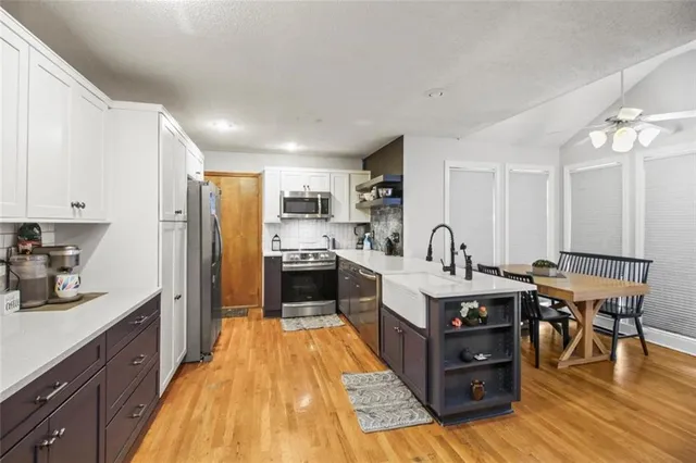 $375,000 | 904 Paw Paw Lane, Liberty, MO 64068