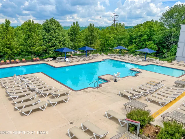 $229,000 | 3336 Windemere Drive, Bushkill, PA 18324