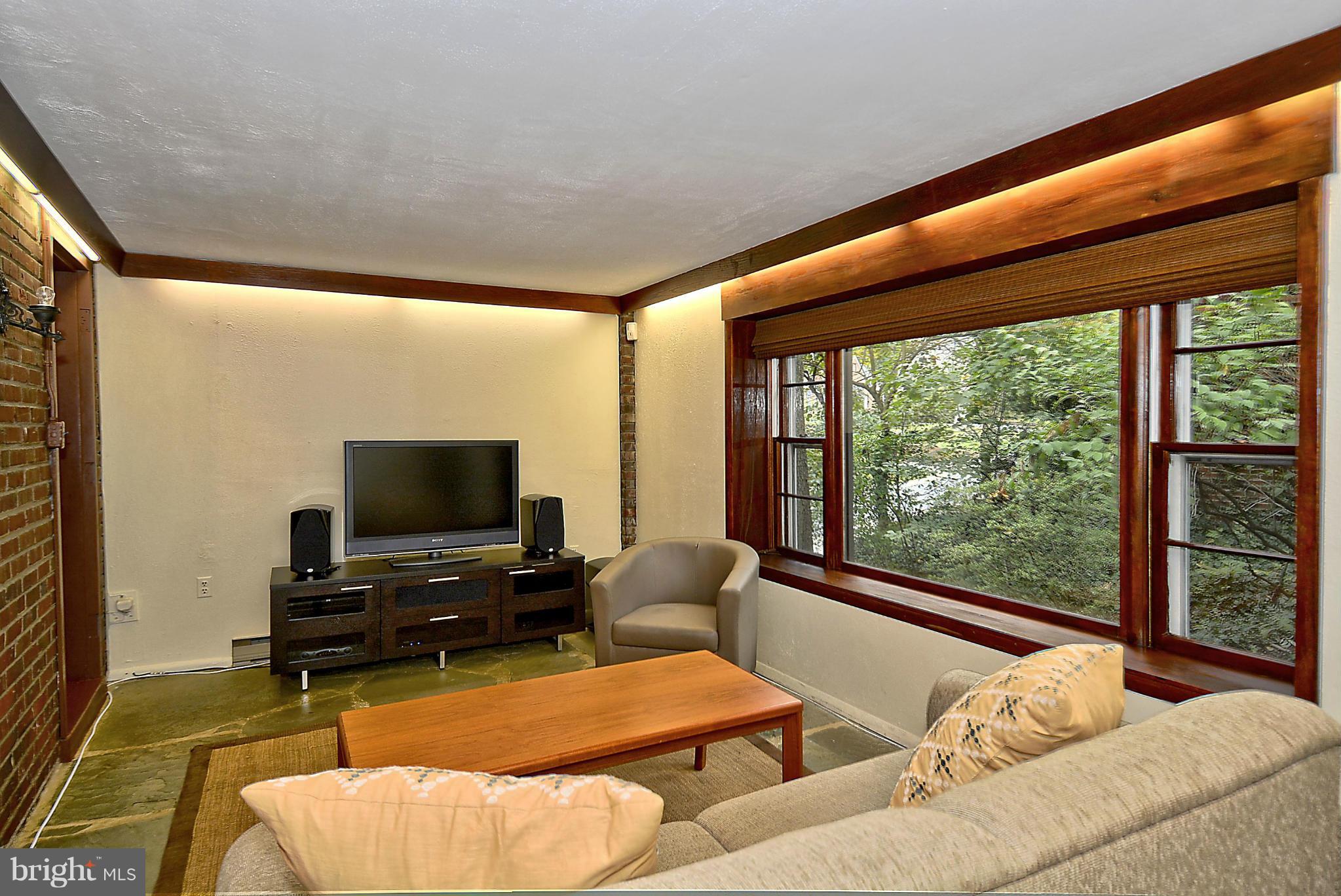 112 Sunnyside Road Silver Spring, MD 20910 - Photo 14 of 30 Family Room