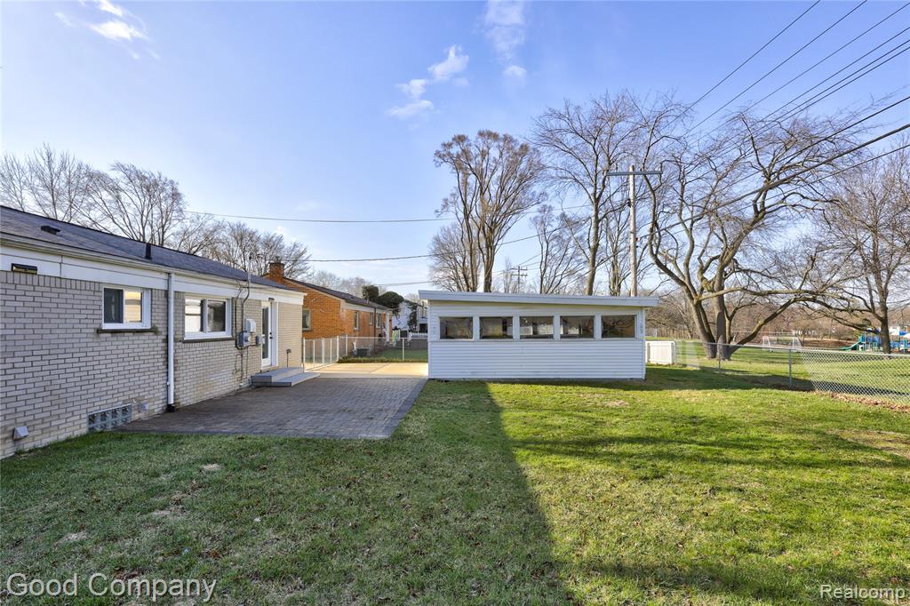 1303 Sycamore Drive Rochester, MI 48307 - Photo 48 of 53