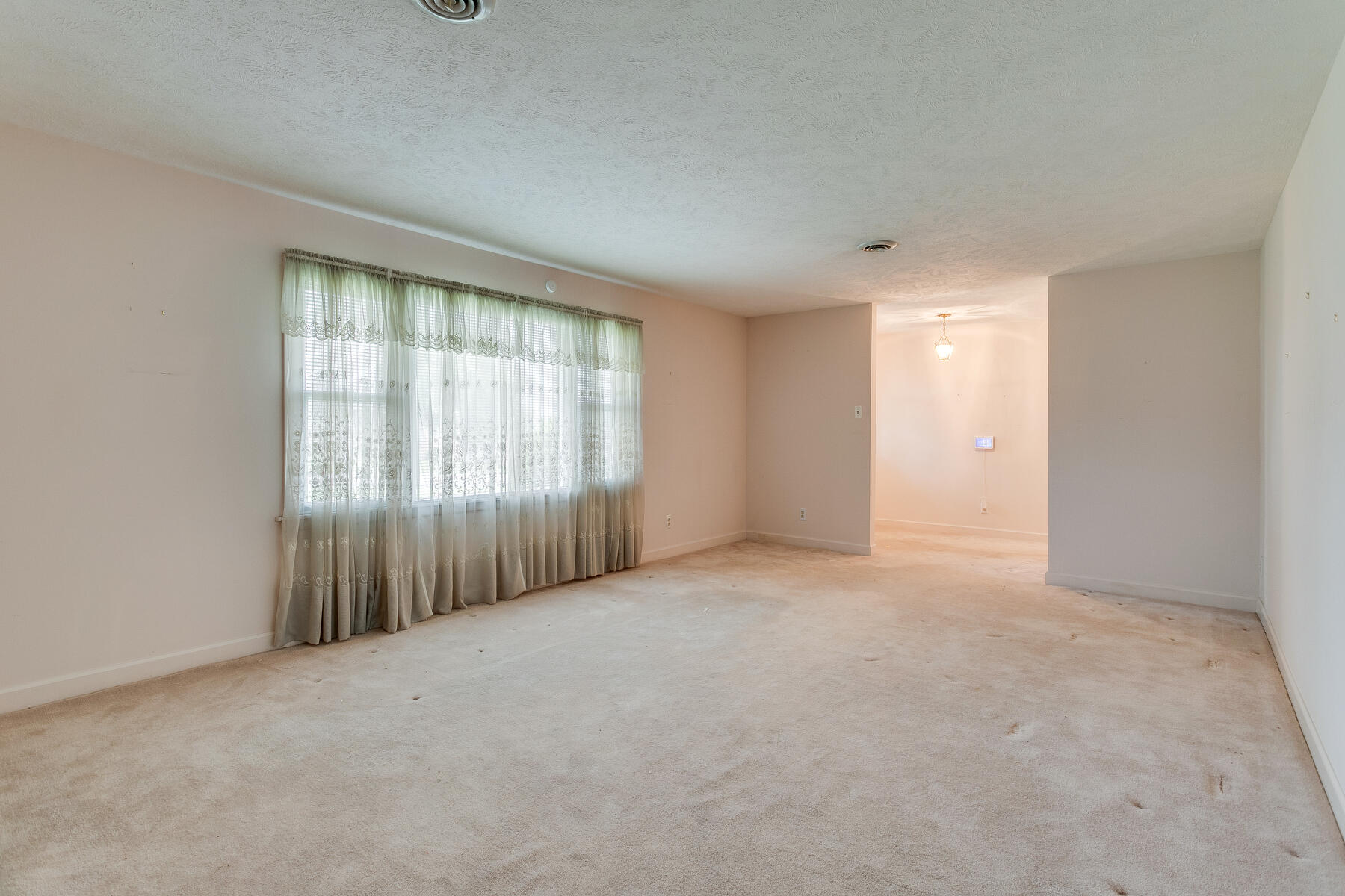 216 Haverhill Road Bristol, VA 24201 - Photo 16 of 36 010