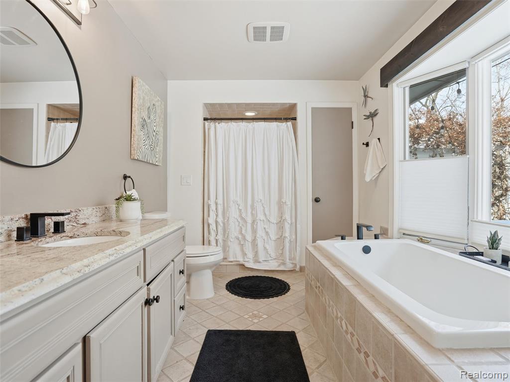 1063 East Avon Circle Rochester Hills, MI 48309 - Photo 26 of 69