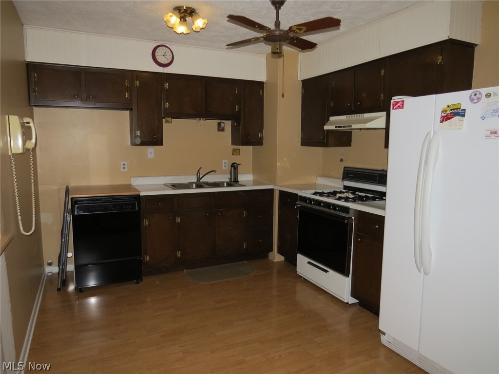 415 Center Road Hinckley, OH 44233 - Photo 2 of 22 Gallery Image 2