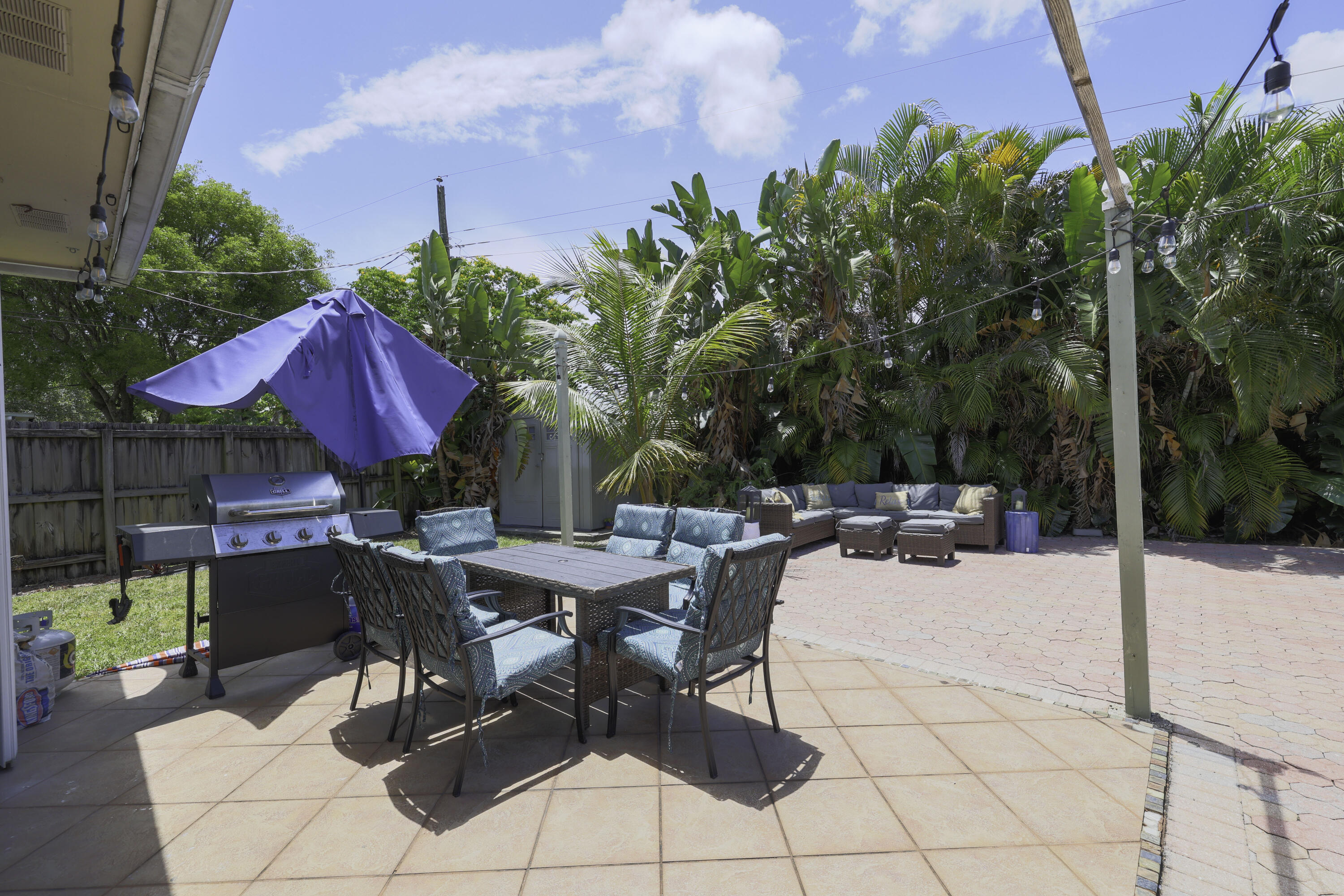 342 Southwest 14th Street Pompano Beach, FL 33060 - Photo 34 of 39 a view of backyard with sitting area