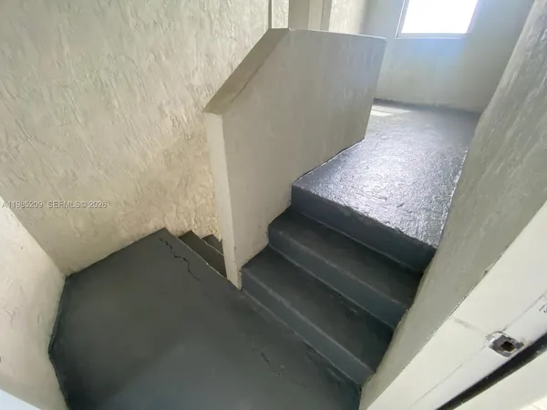 $1,200 | 1700 Northwest 22nd Court, Unit 6, Miami, FL 33125