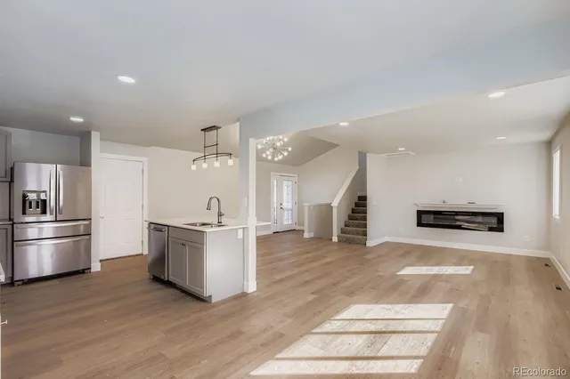 $2,800 | 832 21st Street Southwest, Loveland, CO 80537