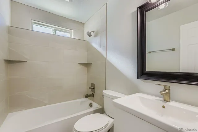 $2,800 | 832 21st Street Southwest, Loveland, CO 80537