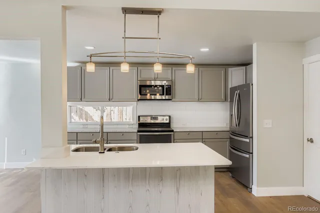 $2,800 | 832 21st Street Southwest, Loveland, CO 80537