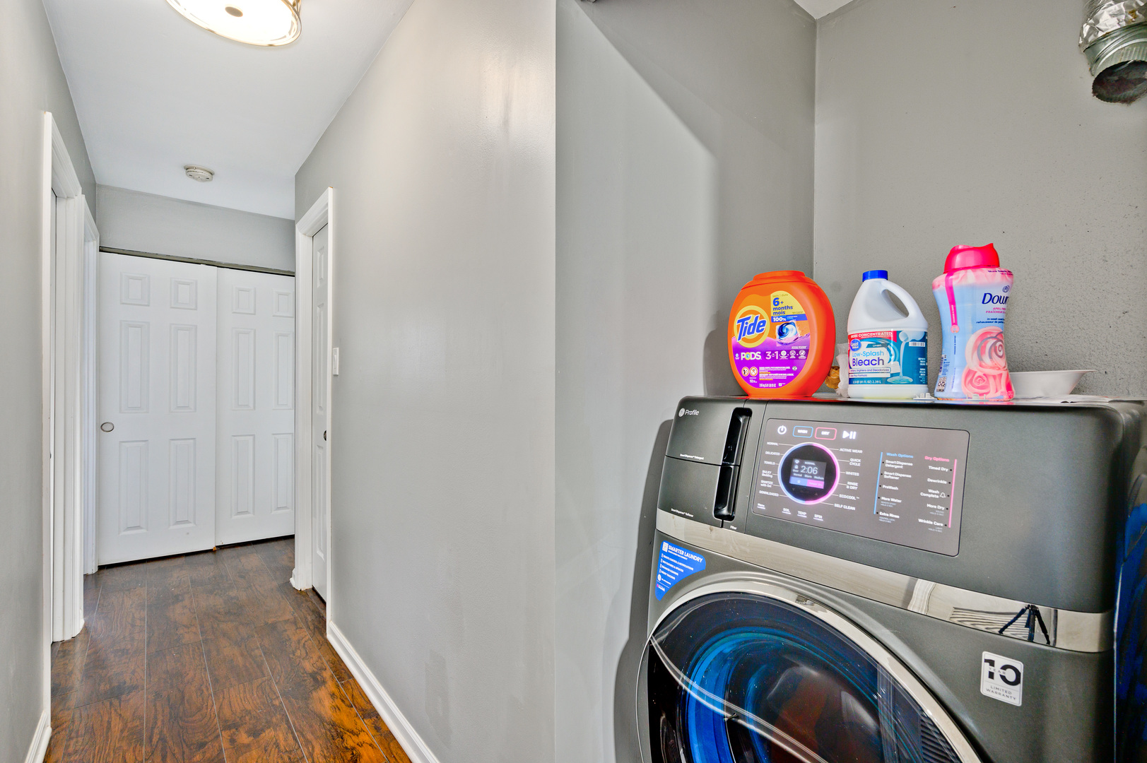 555 Jamison Lane Hoffman Estates, IL 60169 - Photo 14 of 16 a utility room with dryer and washer