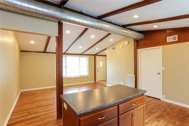 $1,910 | 5612 North Euclid Avenue, Kansas City, MO 64118