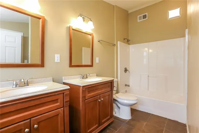 $1,910 | 5612 North Euclid Avenue, Kansas City, MO 64118