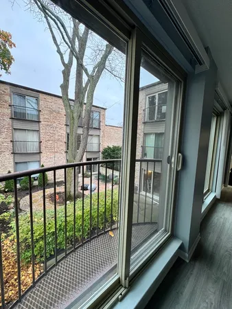$1,800 | 1920 Cherry Lane, Unit 219, Northbrook, IL 60062