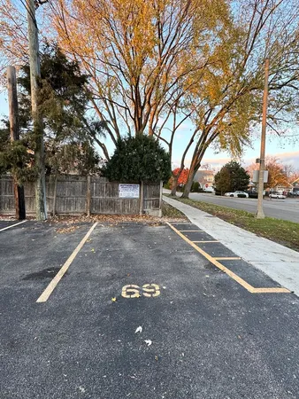 $1,800 | 1920 Cherry Lane, Unit 219, Northbrook, IL 60062