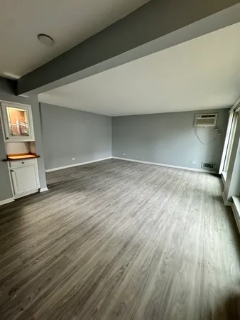 $1,800 | 1920 Cherry Lane, Unit 219, Northbrook, IL 60062