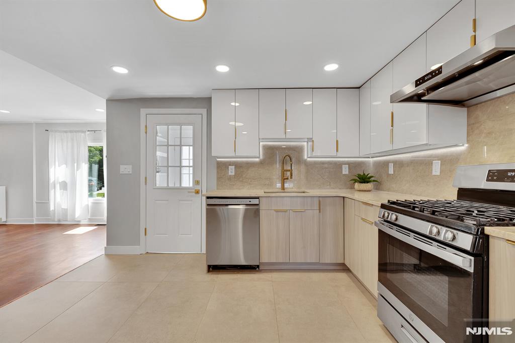 25 Riverview Avenue Rutherford, NJ 07070 - Photo 24 of 50