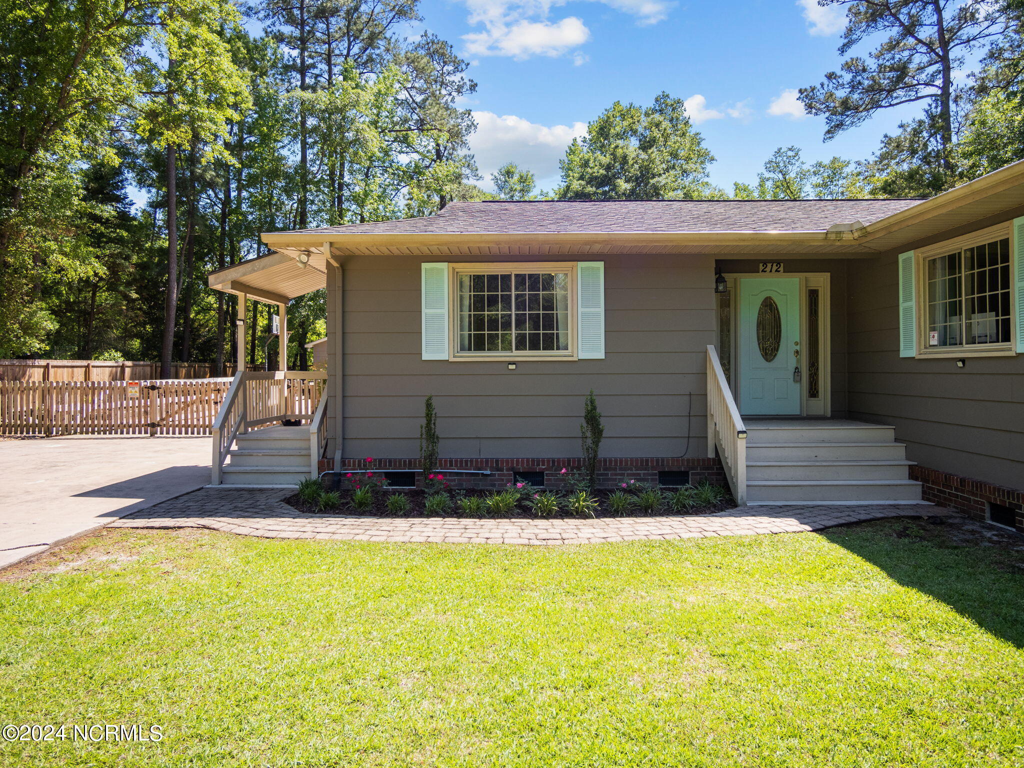 212 Horseshoe Loop Road Burgaw, NC 28425 - Photo 2 of 51 2-web-or-mls-P4249897