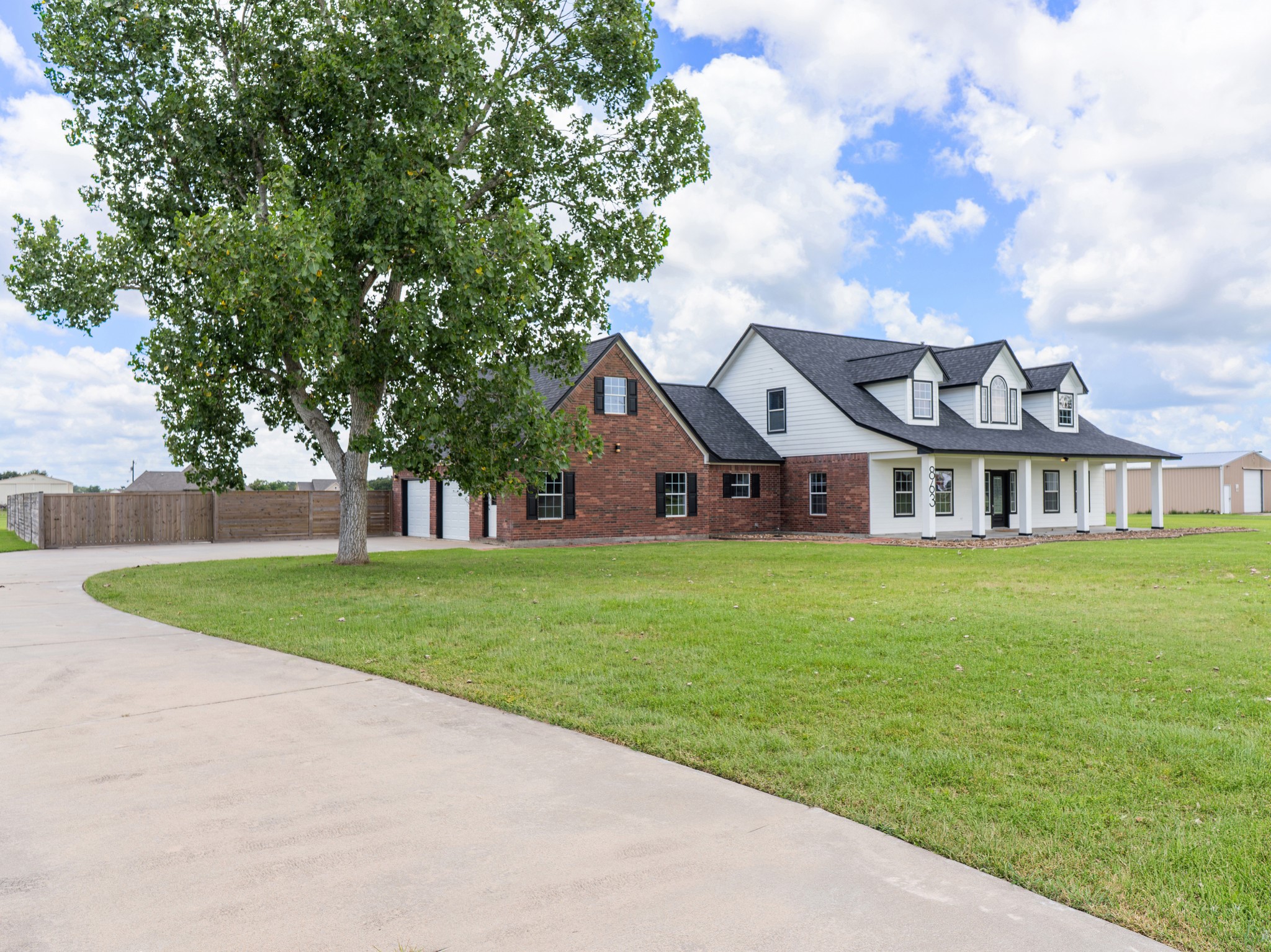 863 Bunkhouse Trail Angleton, TX 77515 - Photo 36 of 42 A long approach, with real room between you and the road