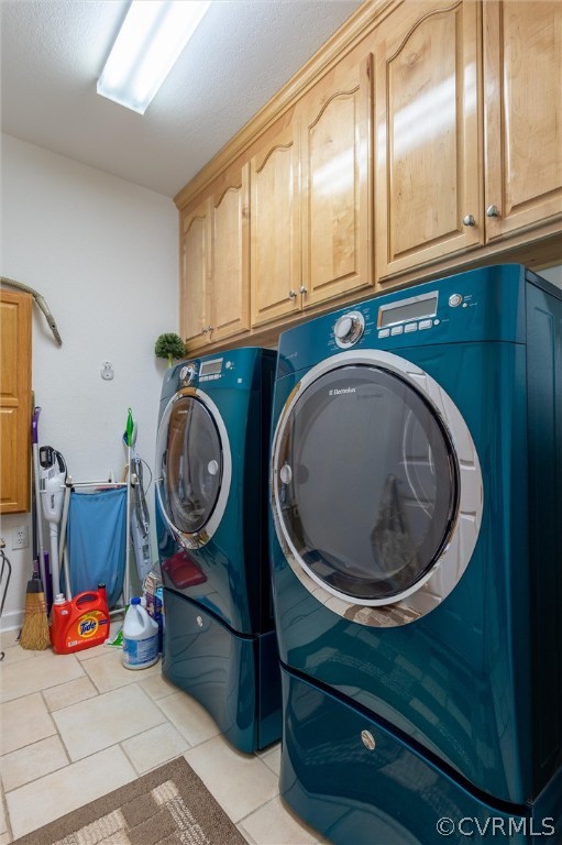 27161 Trinity Church Road Courtland, VA 23837 - Photo 19 of 47 Laundry room with abundant storage. Washer, dryer and stands convey!