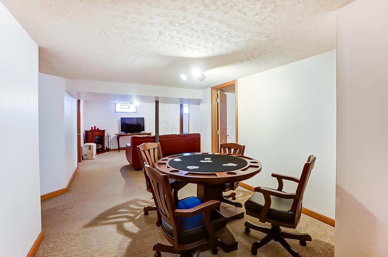 381 Ross Road Whitehall, OH 43213 - Photo 24 of 43 50033766-027_web