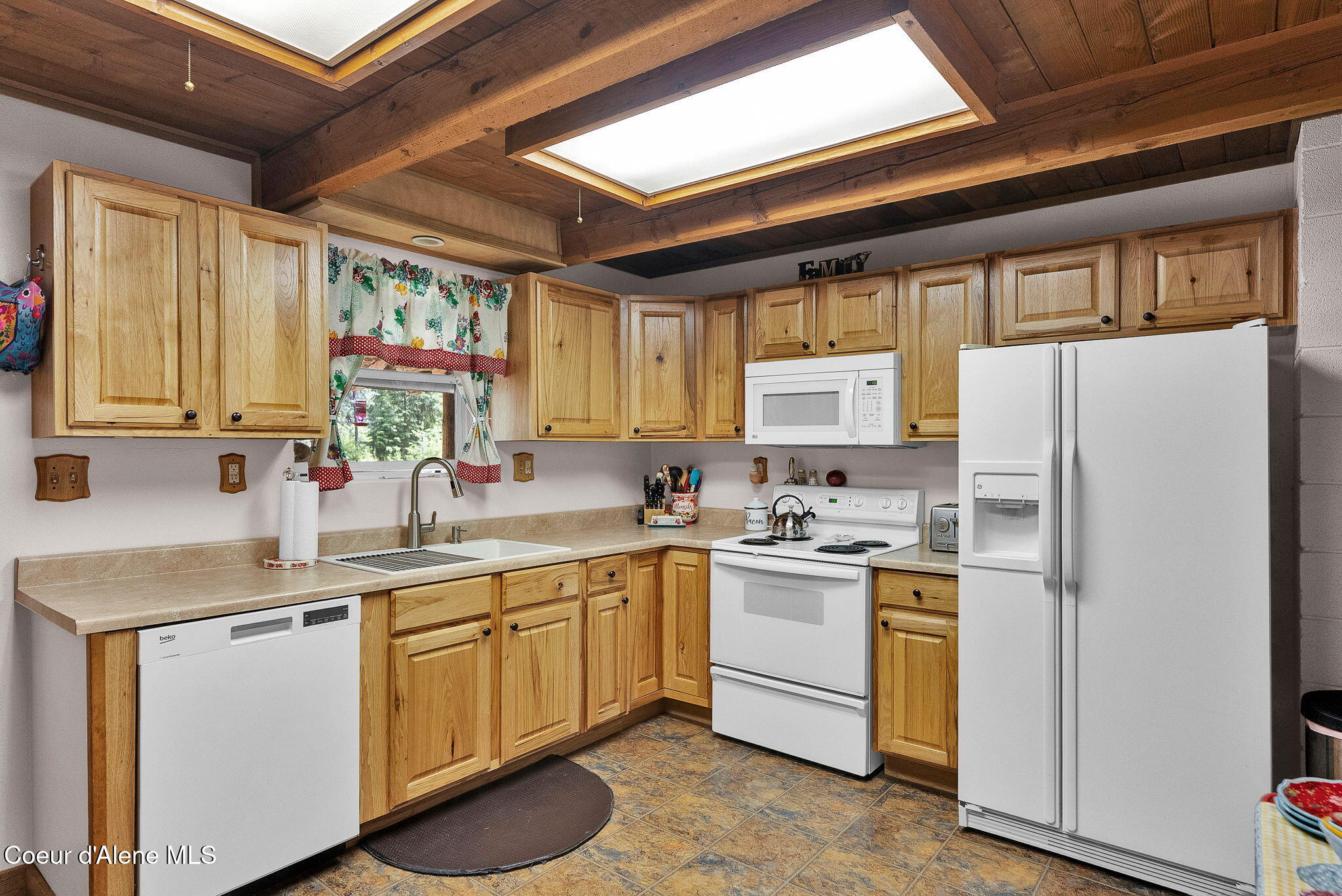 24805 North Cedar Mountain Road Athol, ID 83801 - Photo 14 of 82 Hickory cabinets