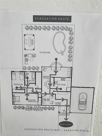 a picture of a book shelf