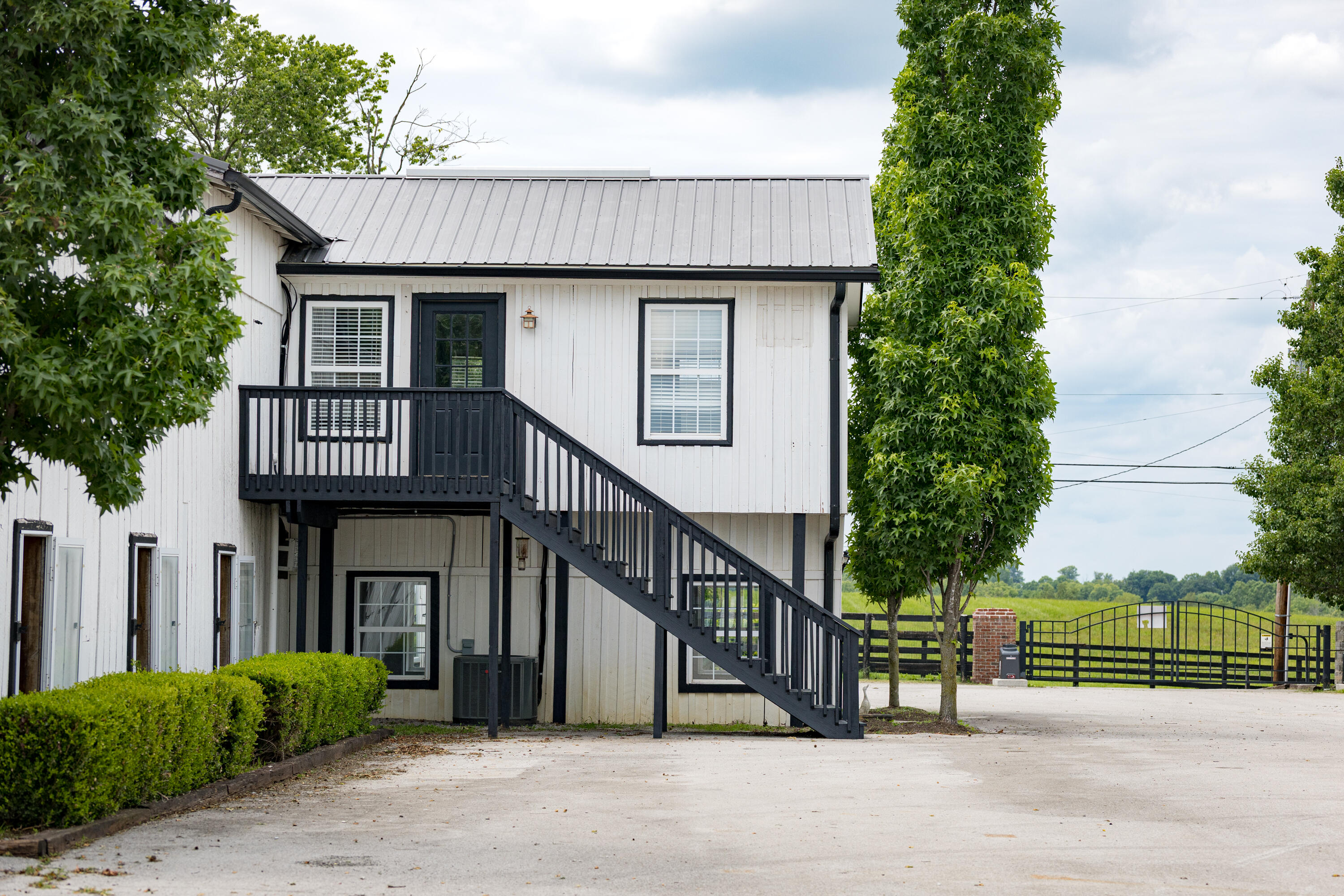4845 Bryan Station Road Lexington, KY 40516 - Photo 24 of 115 Barn 1 apartment entrance