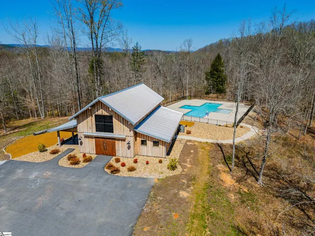 $299,999 | 635 Riverstead Drive, Marietta, SC 29661