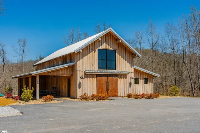 $299,999 | 635 Riverstead Drive, Marietta, SC 29661