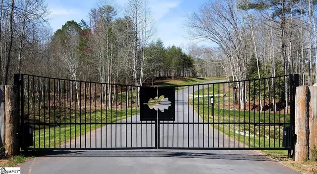 $299,999 | 635 Riverstead Drive, Marietta, SC 29661