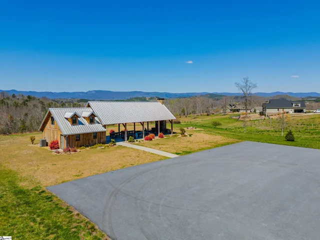 $299,999 | 635 Riverstead Drive, Marietta, SC 29661