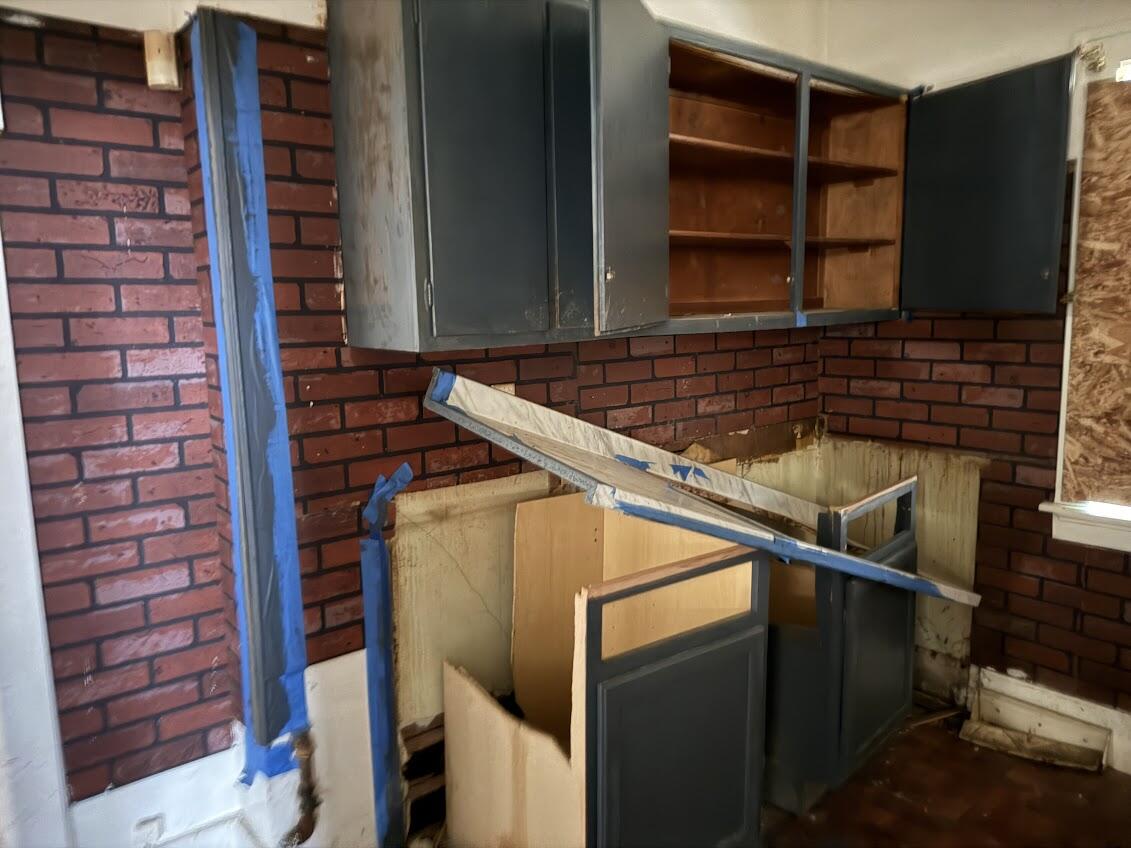 3528 North 15th Street Milwaukee, WI 53206 - Photo 11 of 21 IMG_1540